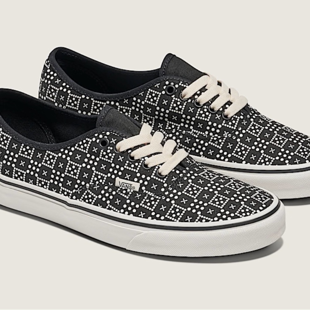 Vans authentic checker dot Sneakers
*NEW*